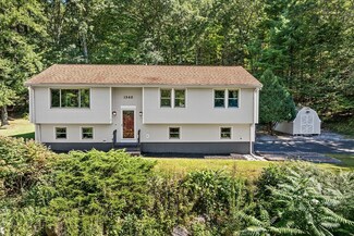 1340 Quaker St, Northbridge, MA 01534