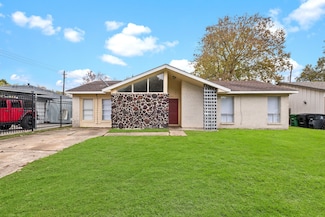 5107 Selinsky Rd, Houston, TX 77048