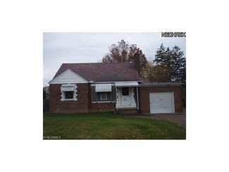 725 S Schenley Ave, Youngstown, OH 44509