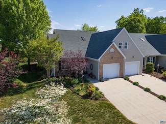 17 Hickory Nut Ln, Staunton, VA 24401