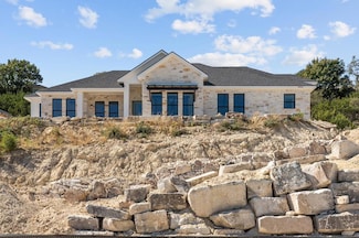 1825 Foothills Dr, Kerrville, TX 78028