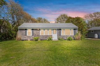23 Balsam St, Fairhaven, MA 02719