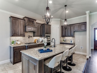 929 Merion Dr, Burleson, TX 76028