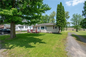 249 Glasgow St, Clyde, NY 14433