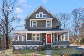 58 Austin St, Wakefield, RI 02879