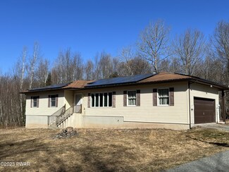 16 Victoria Cir Unit L10A, Jefferson Township, PA 18436