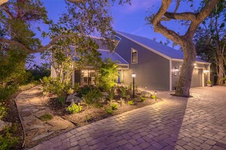716 Tropical Cir, Sarasota, FL 34242