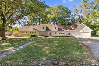 2711 13th Street Ct, Moline, IL 61265