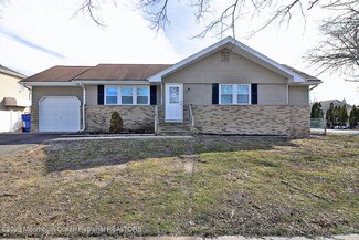 1003 Midwood Dr, Toms River, NJ 08753