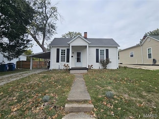 208 E Throp St, Troy, IL 62294