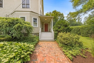 23 Huntington Ave, Sharon, MA 02067