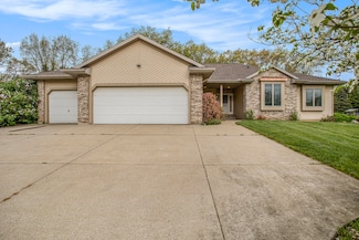 106 Dreamfield Dr, Battle Creek, MI 49014