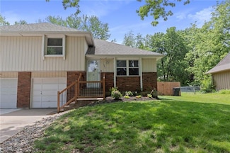 1601 E Haven Ln, Olathe, KS 66062