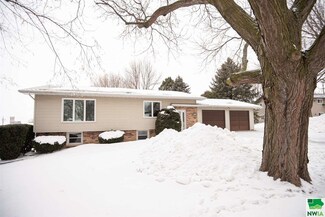 104 Cambier Dr, Alton, IA 51003