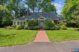 96 Washington Ave, Hillsdale, NJ 07642