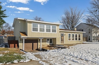 2230 Jeffery Dr, Saint Joseph, IL 61873