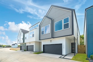 7707 Inwood Grove Ln, Houston, TX 77088