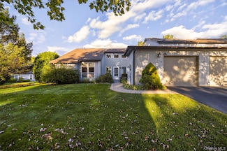 23 Pond Dr E, Rhinebeck, NY 12572