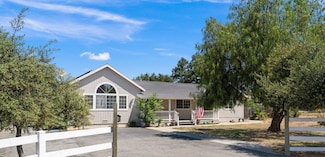 1080 Spring Grove Rd, Hollister, CA 95023