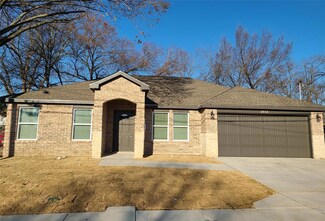 2412 Wills Point Ct, Fort Worth, TX 76105