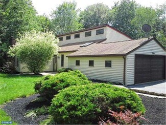 3240 Rockhill Rd, Perkiomenville, PA 18074