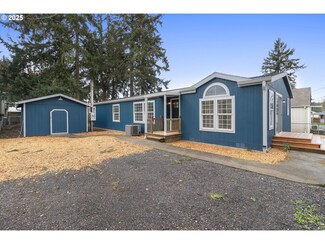 6430 SE Laura St, Milwaukie, OR 97222