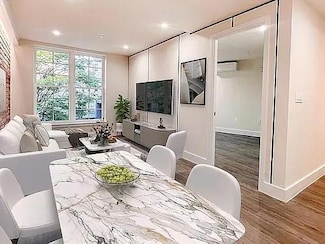 25-31 27th St Unit 2L, Astoria, NY 11102