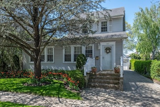 140 Emerson Ave, Floral Park, NY 11001