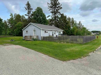 6234 State St, Garden, MI 49835