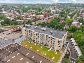 5570 Centre Ave Unit 306, Pittsburgh, PA 15232