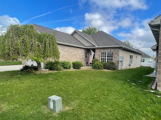 7566 103rd Dr, Crown Point, IN 46307