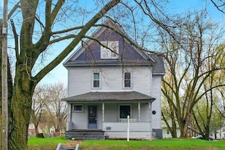 412 W Charles St, Oelwein, IA 50662