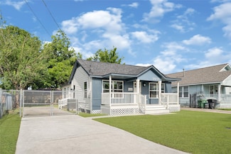 3910 Cetti St, Houston, TX 77009