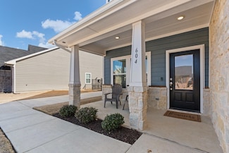 604 Charlotte Ln, Burleson, TX 76028