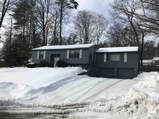 35 Yorkshire Cir, Brattleboro, VT 05301