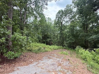410 Dogwood Dr, Greenwood, SC 29646