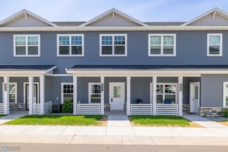 5861 41st St S, Fargo, ND 58104