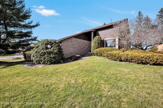 531 Gladiola Dr, Clarks Summit, PA 18411
