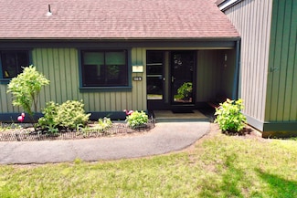 133 Heritage Village Unit B, Southbury, CT 06488
