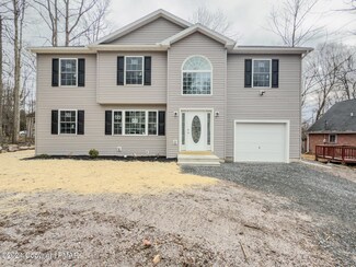 7269 Long Pine Dr, Tobyhanna, PA 18466