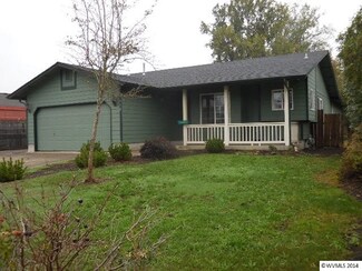552 N 6th St, Harrisburg, OR 97446