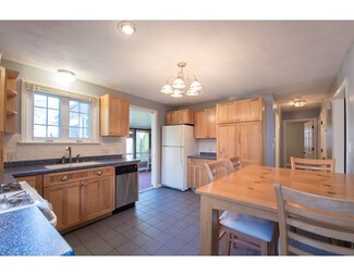 75 Pond St, Swansea, MA 02777