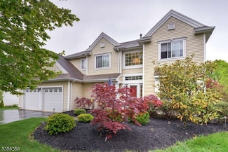 14 Country Lake Dr, Oak Ridge, NJ 07438