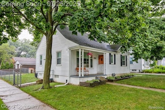 8560 Roseland Ct, Oak Park, MI 48237