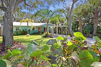 817 E 20th Ave, New Smyrna Beach, FL 32169