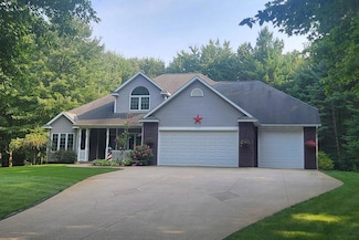 10188 Rich St, West Olive, MI 49460