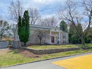 10 Green Valley Dr, Johnston, RI 02919