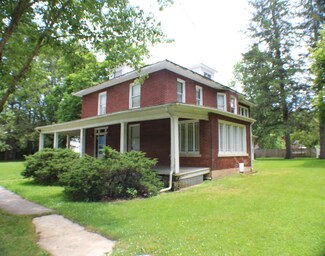 1013 9th Ave, Marlinton, WV 24954