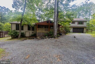 360 Featherbed Ln, Hedgesville, WV 25427
