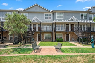 1725 Harvey Mitchell Pkwy S, College Station, TX 77840